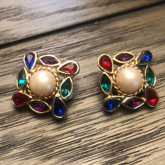 Jewelry - Vintage Costume Earrings ⭕️2 for $15⭕️